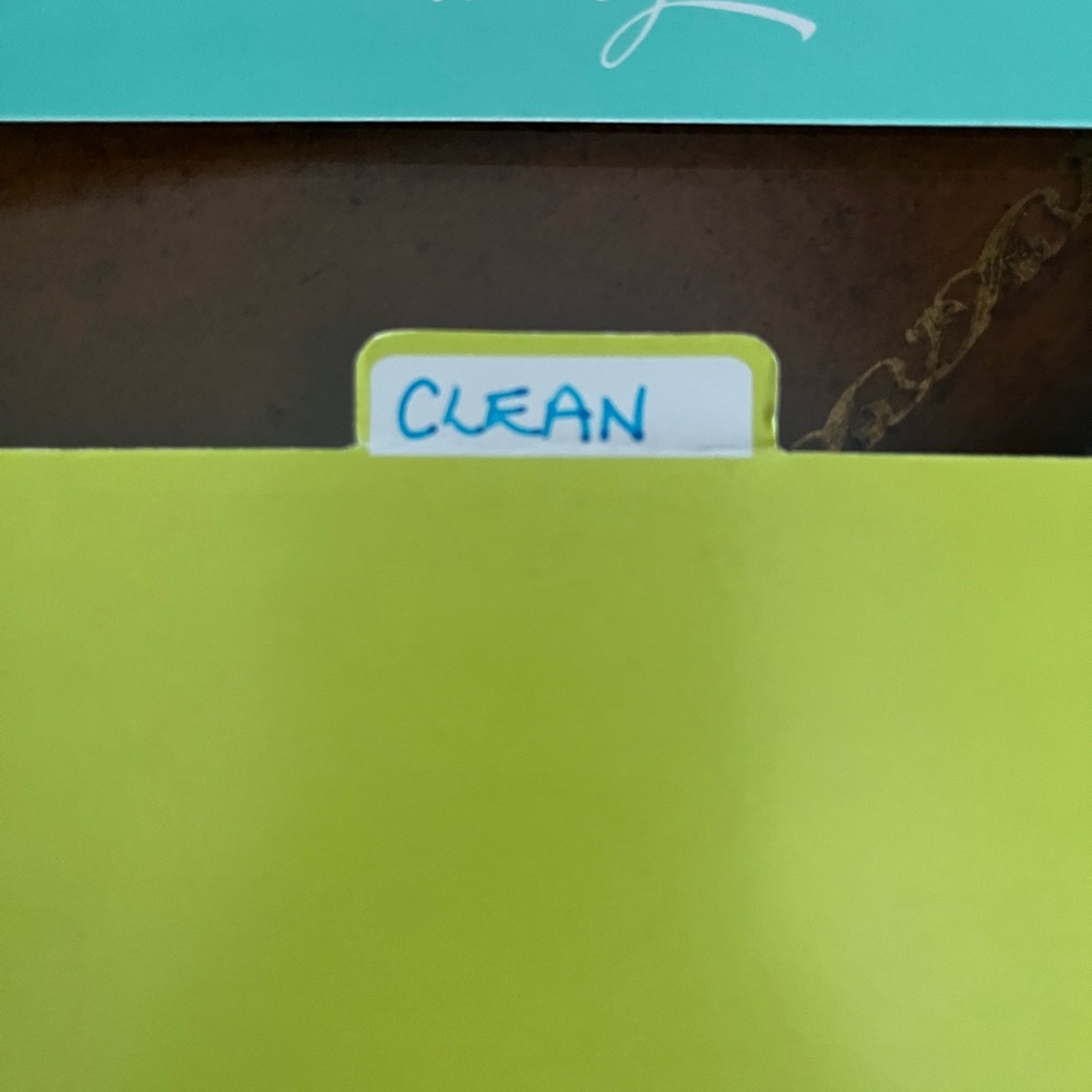 Thirty-One Coupon Clutch ~ Party Punch Used - Picture 8 of 11
